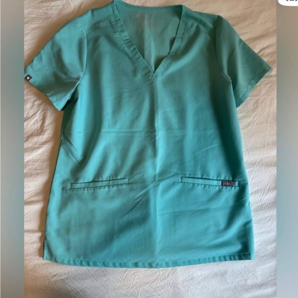 FIGS Casma Top Medium